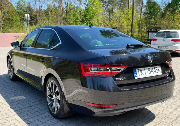 Skoda Superb cena 107000 przebieg: 149988, rok produkcji 2018 z Daleszyce małe 466